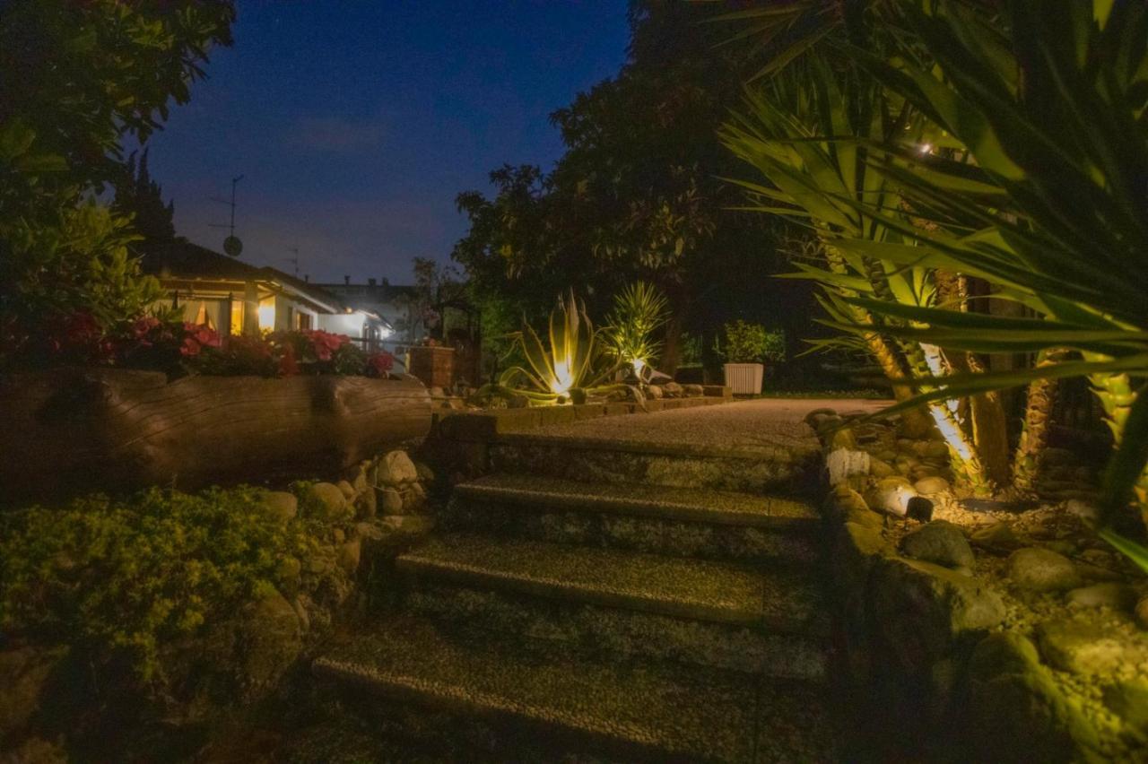 B&B Villa Mirella Casnate Con Bernate Luaran gambar