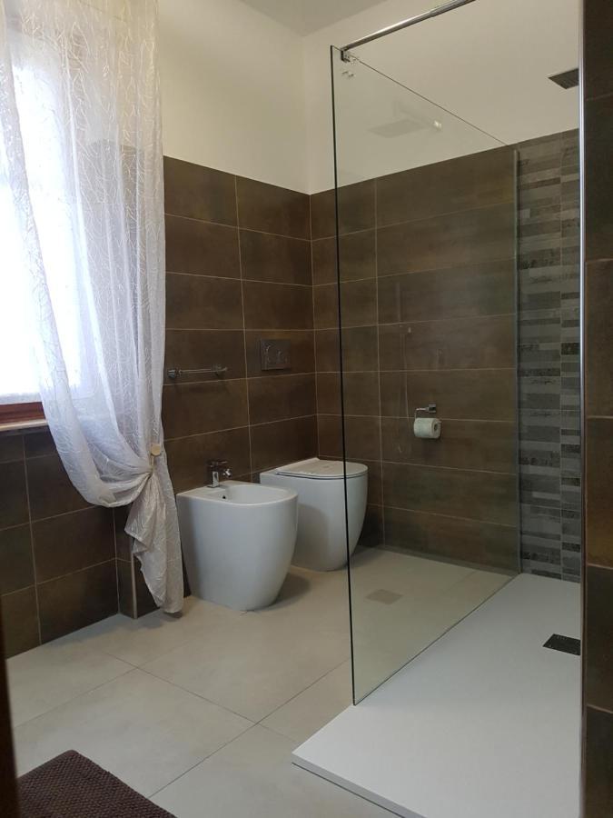B&B Villa Mirella Casnate Con Bernate Luaran gambar