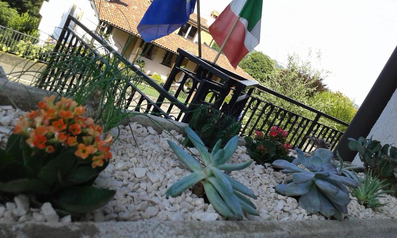 B&B Villa Mirella Casnate Con Bernate Luaran gambar